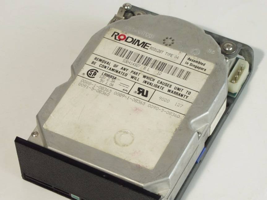 1983-rodime-released-the-first-35-inch-hard-disk
